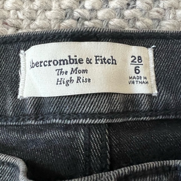 Abercrombie & Fitch mom jeans - Picture 3 of 5